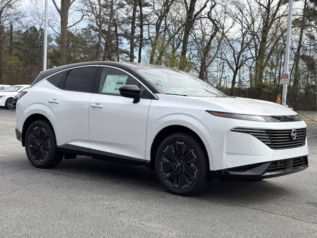 2026 Everest White Pearl/Black Nissan Murano Platinum AWD SUV