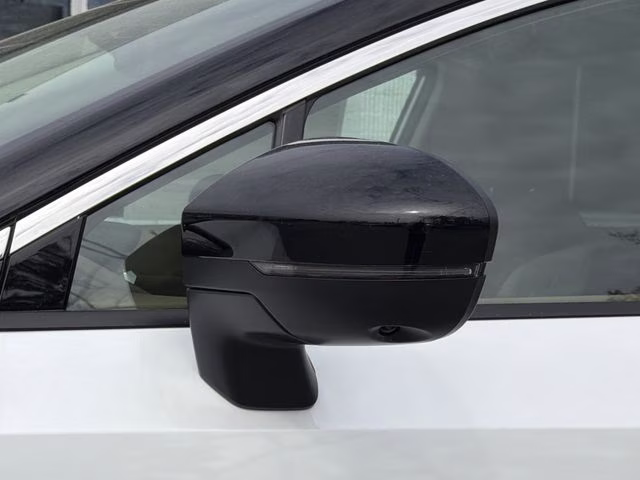 2026 Everest White Pearl/Black Nissan Murano Platinum AWD SUV