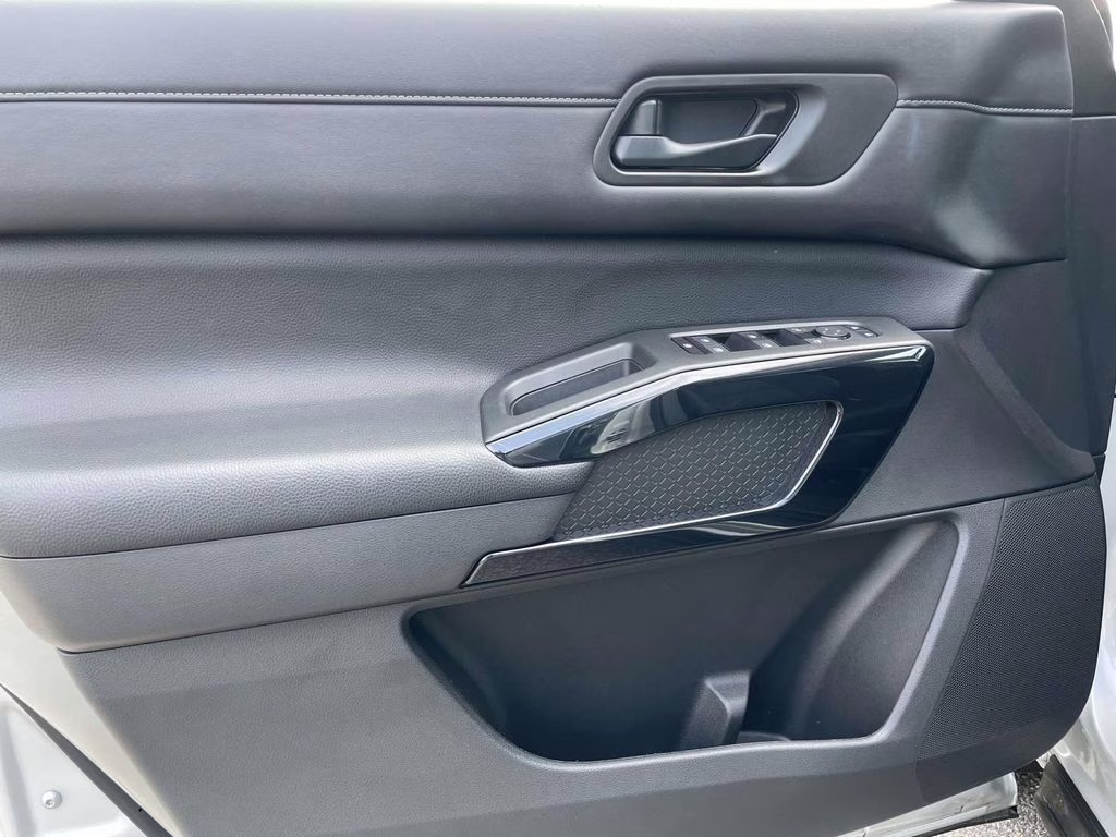 2024 Brilliant Silver Metallic Nissan Pathfinder SV 4X4 SUV