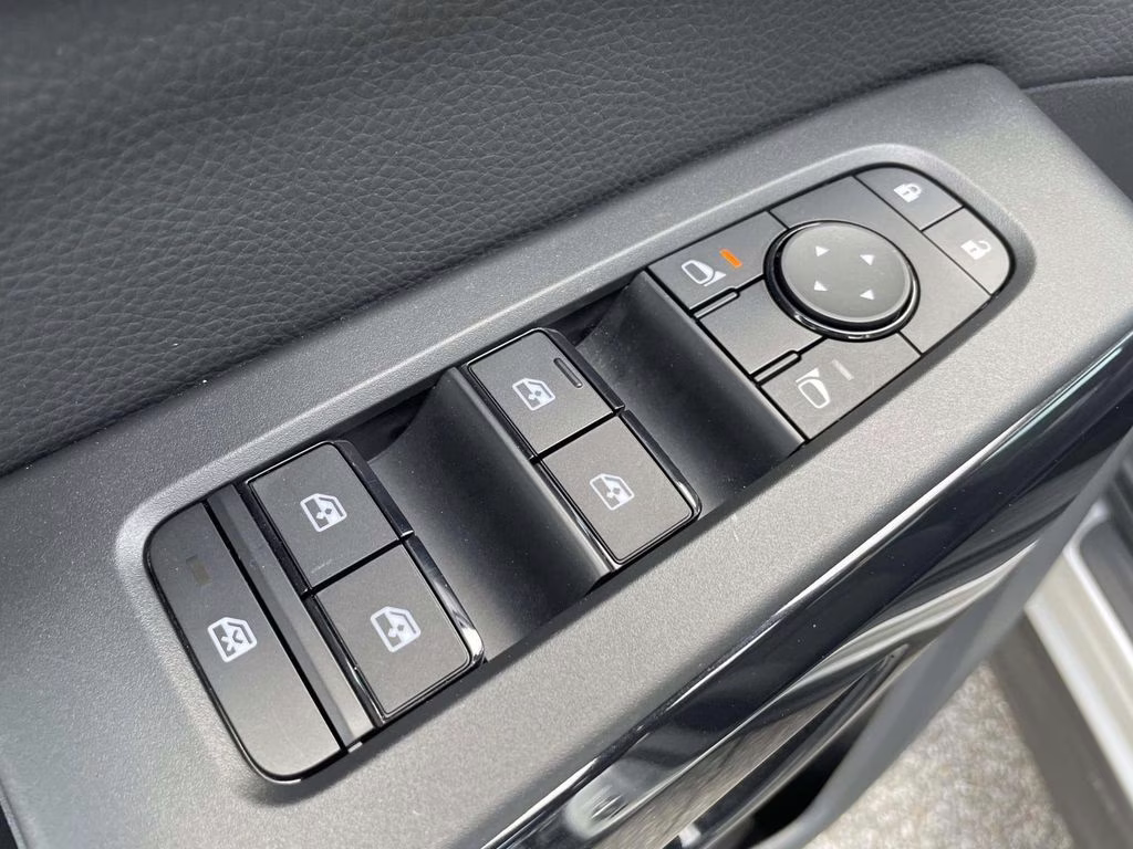 2024 Brilliant Silver Metallic Nissan Pathfinder SV 4X4 SUV