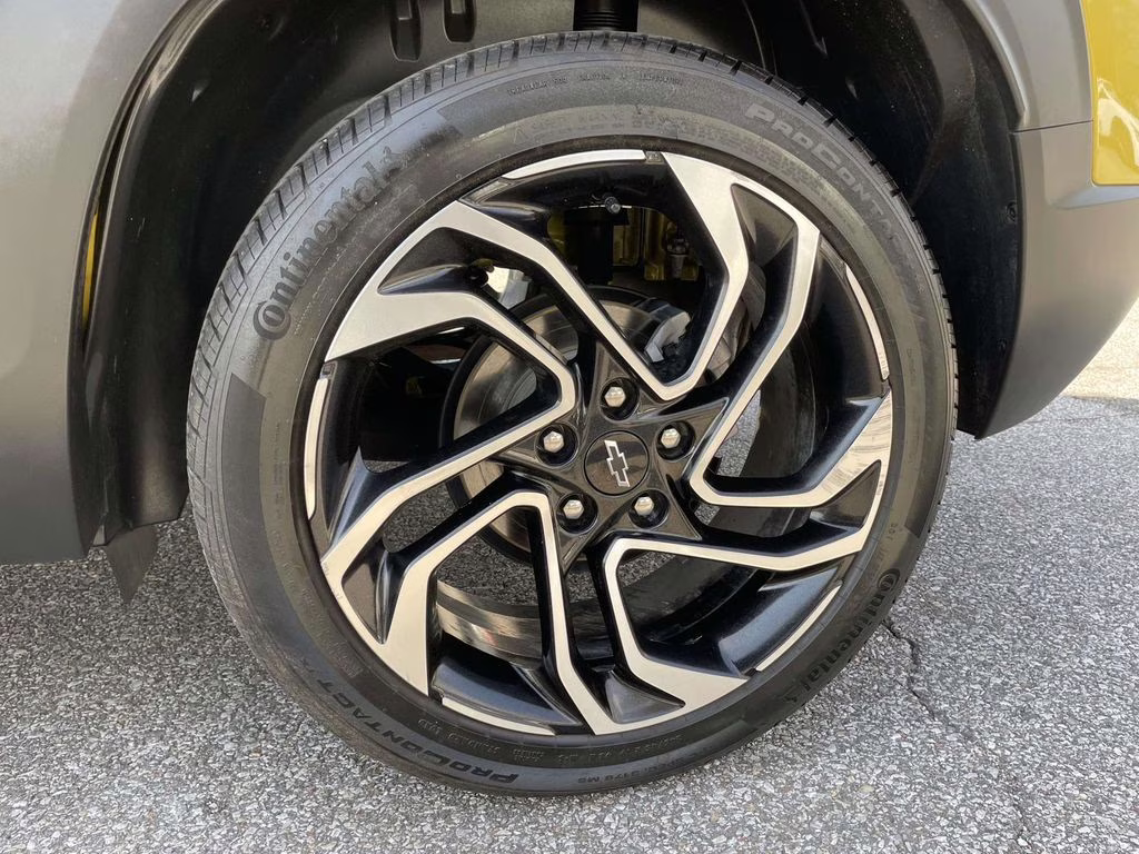 2024 Nitro Yellow Metallic Chevrolet Trailblazer RS FWD SUV