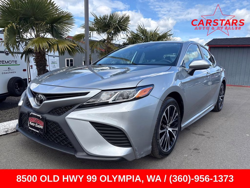 2019 Celestial Silver Metallic Toyota Camry SE FWD Sedan