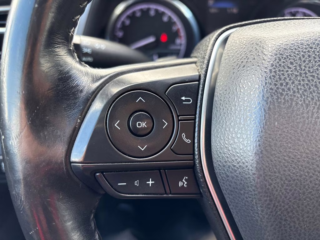 2019 Celestial Silver Metallic Toyota Camry SE FWD Sedan