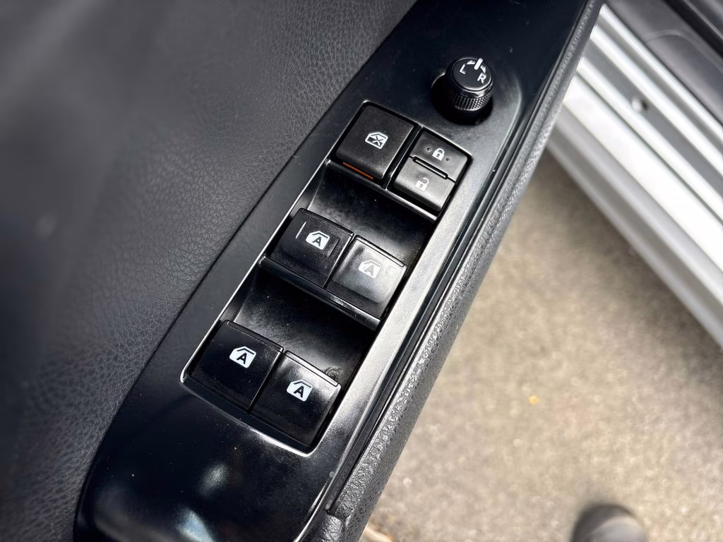 2019 Celestial Silver Metallic Toyota Camry SE FWD Sedan