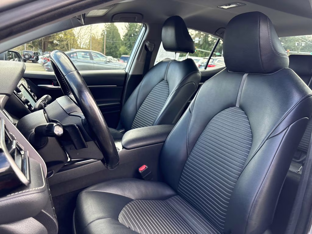 2019 Celestial Silver Metallic Toyota Camry SE FWD Sedan