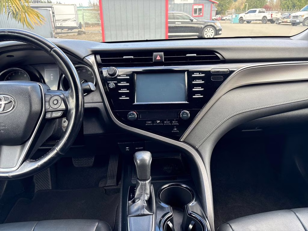 2019 Celestial Silver Metallic Toyota Camry SE FWD Sedan