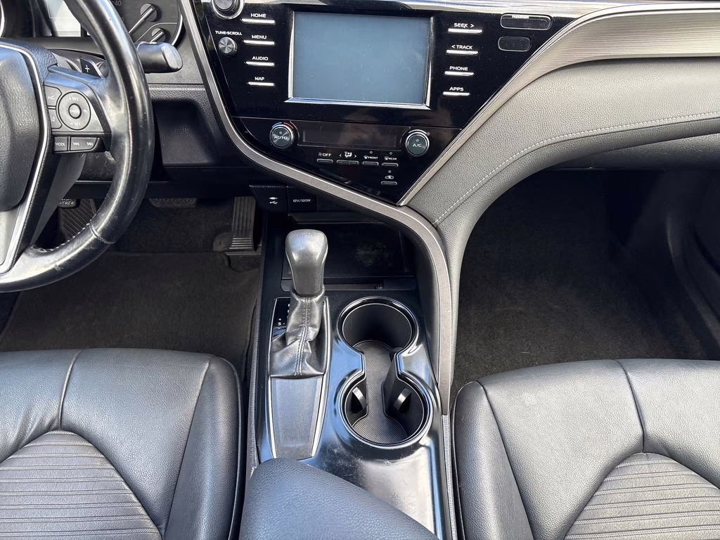 2019 Celestial Silver Metallic Toyota Camry SE FWD Sedan