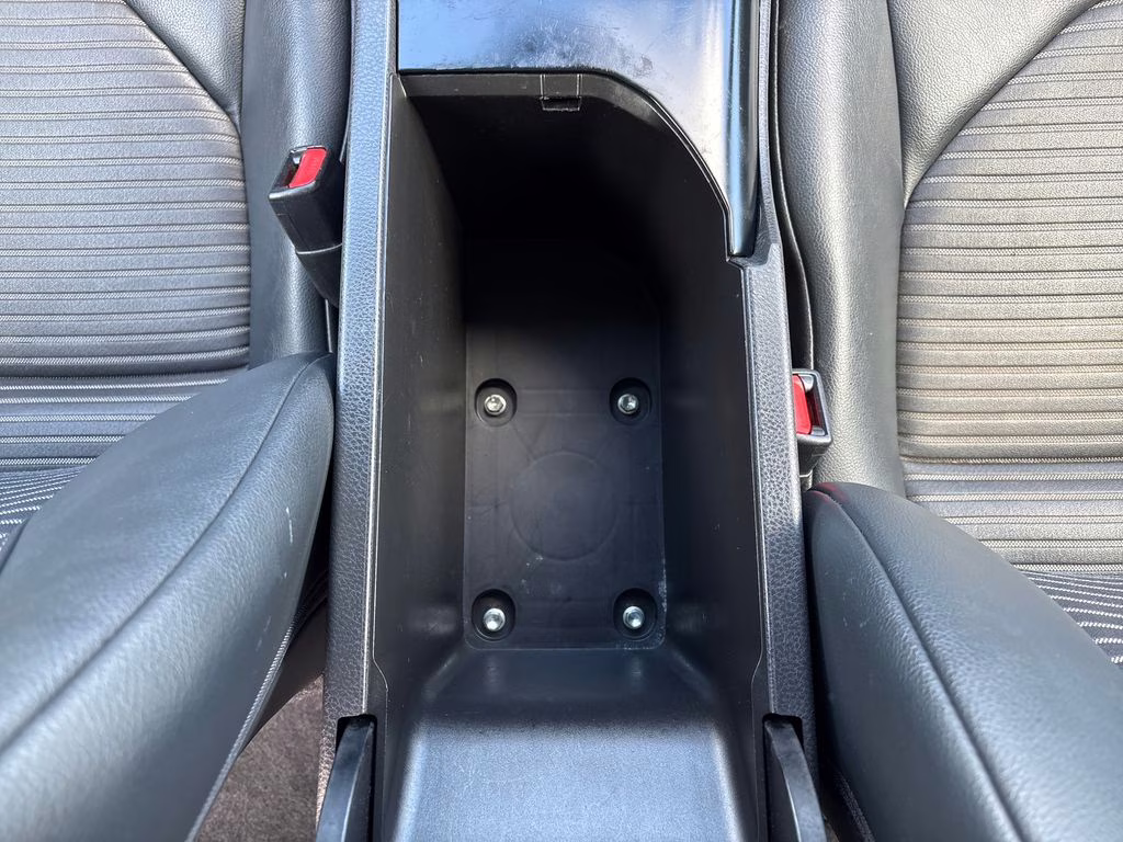 2019 Celestial Silver Metallic Toyota Camry SE FWD Sedan