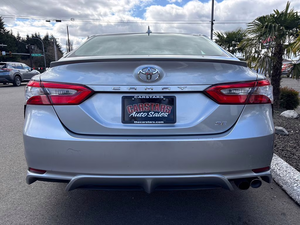 2019 Celestial Silver Metallic Toyota Camry SE FWD Sedan