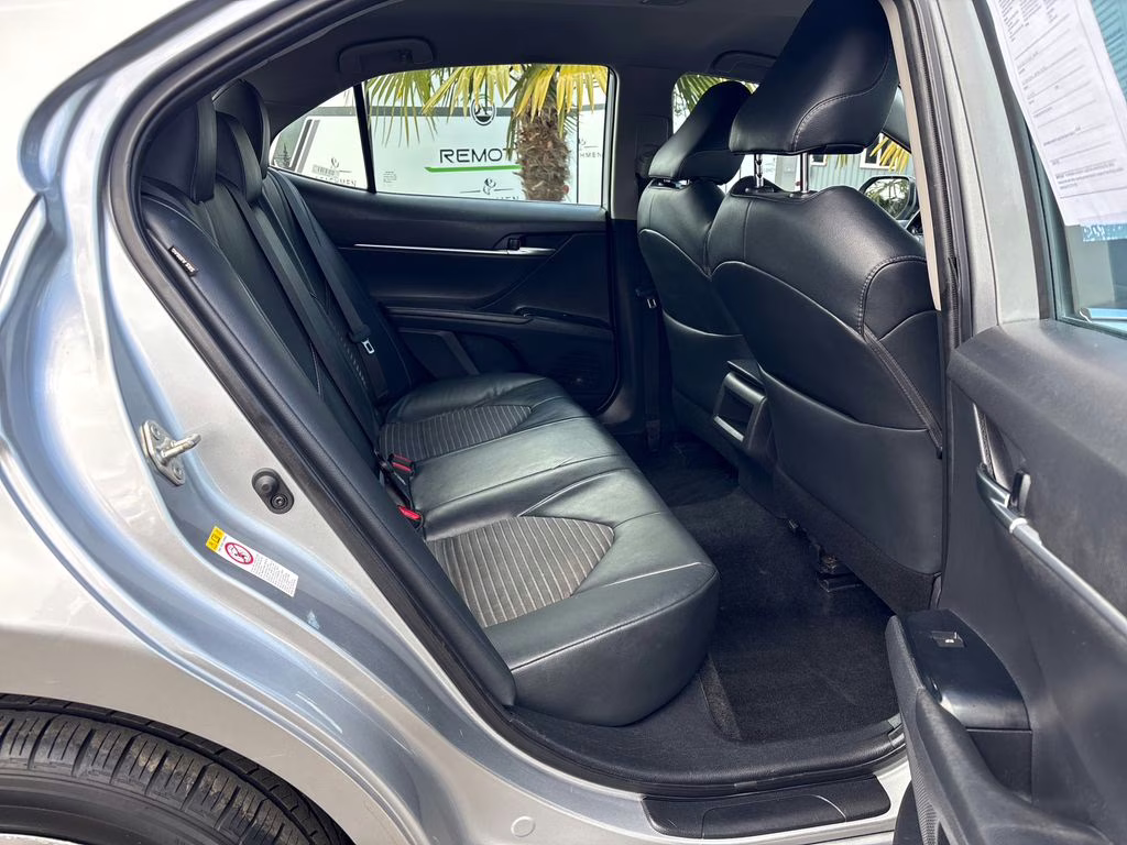 2019 Celestial Silver Metallic Toyota Camry SE FWD Sedan