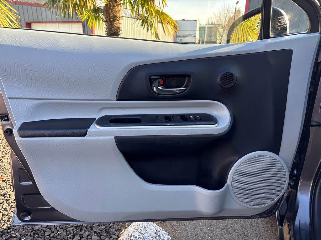 2014 Magnetic Gray Metallic Toyota Prius c Three FWD Hatchback