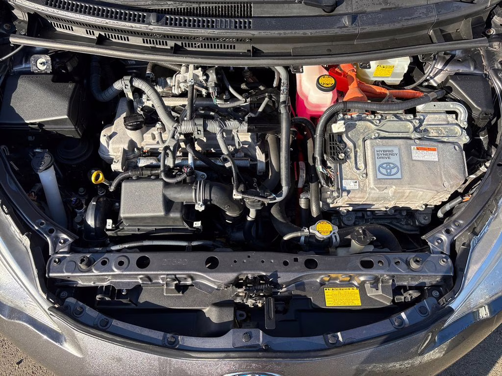 2014 Magnetic Gray Metallic Toyota Prius c Three FWD Hatchback