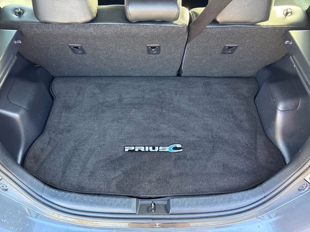 2014 Magnetic Gray Metallic Toyota Prius c Three FWD Hatchback