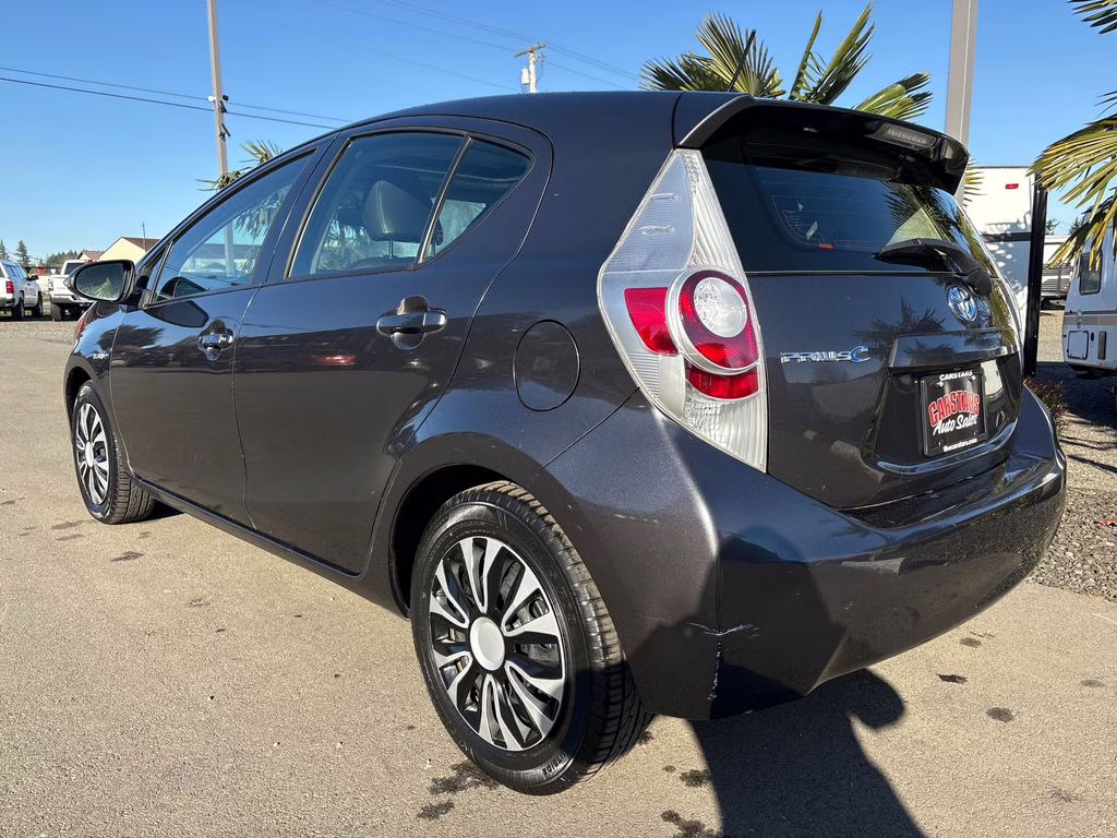 2014 Magnetic Gray Metallic Toyota Prius c Three FWD Hatchback