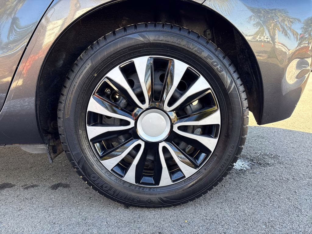 2014 Magnetic Gray Metallic Toyota Prius c Three FWD Hatchback