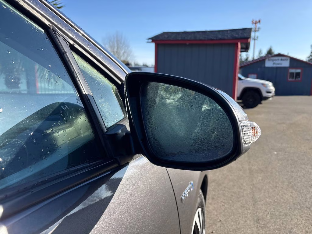 2014 Magnetic Gray Metallic Toyota Prius c Three FWD Hatchback