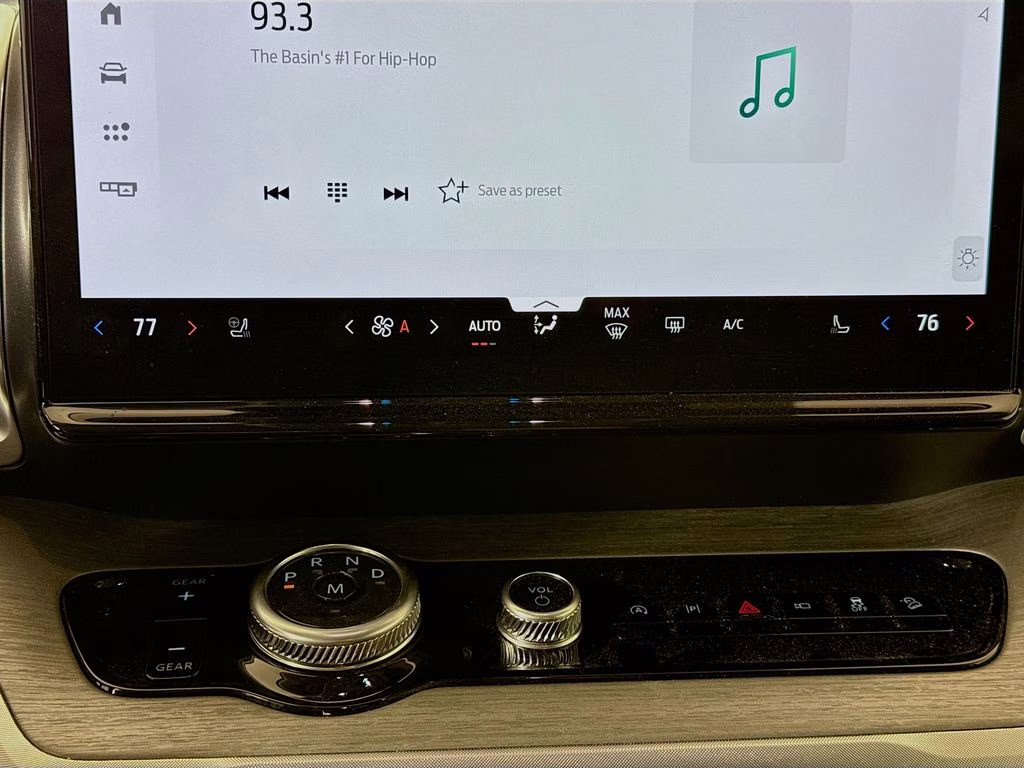 2025 Silver Metallic Ford Expedition Platinum 4X4 SUV