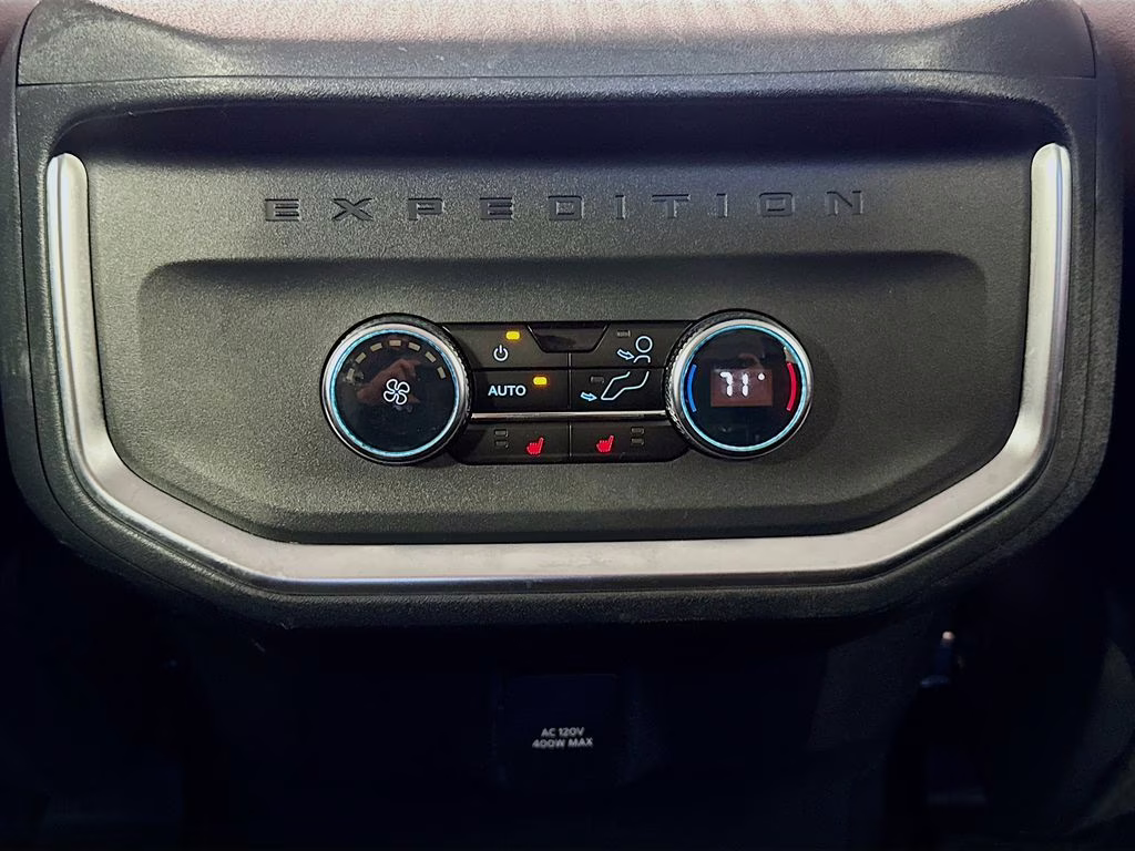 2025 Silver Metallic Ford Expedition Platinum 4X4 SUV