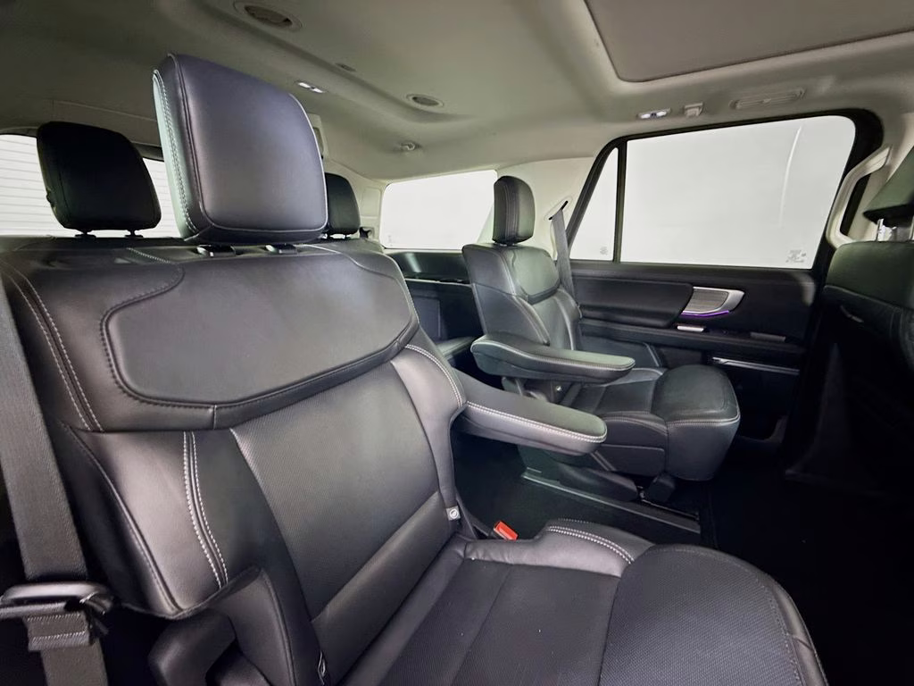 2025 Silver Metallic Ford Expedition Platinum 4X4 SUV