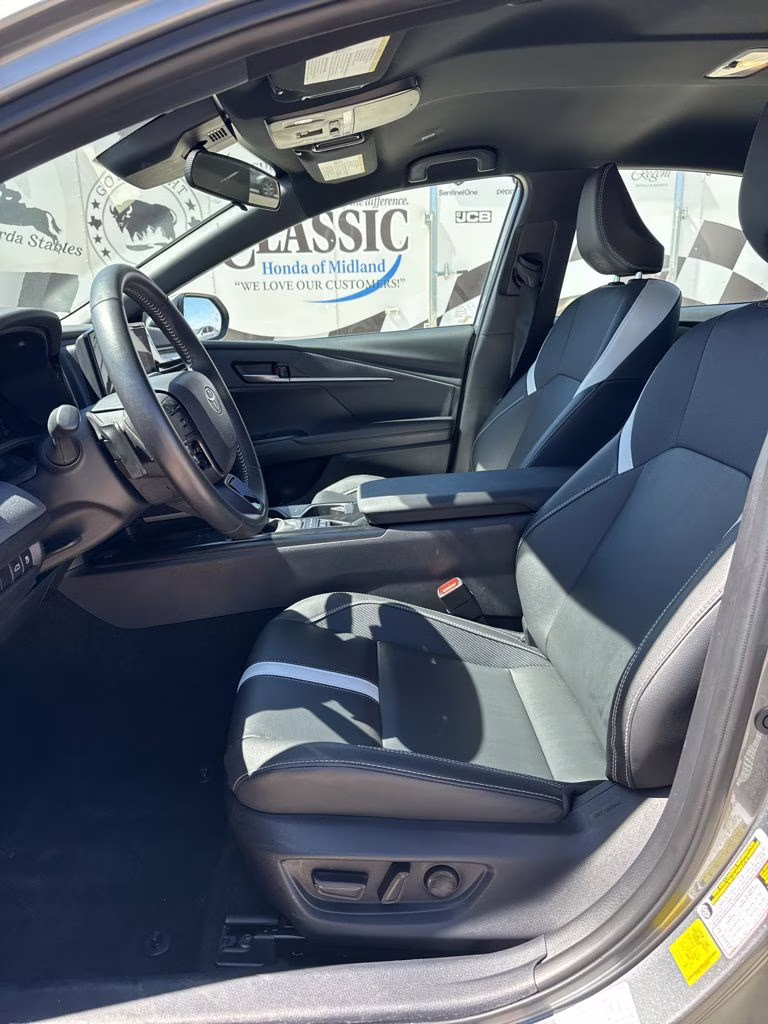 2025 Heavy Metal Toyota Camry SE FWD Sedan