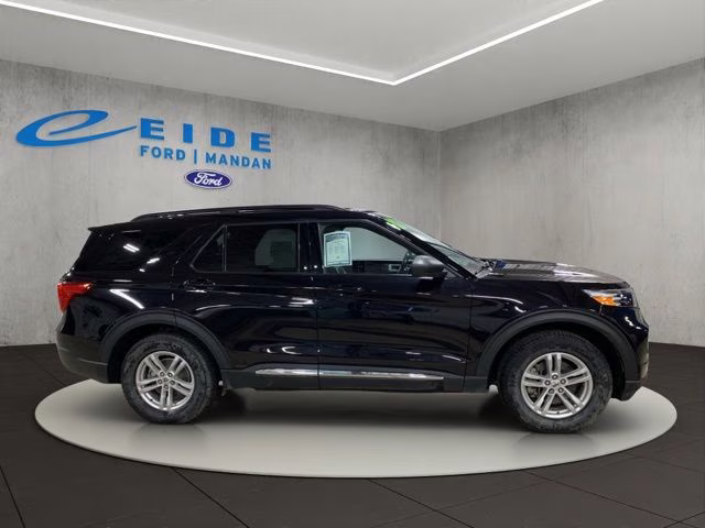 2022 Black Metallic Ford Explorer XLT 4X4 SUV