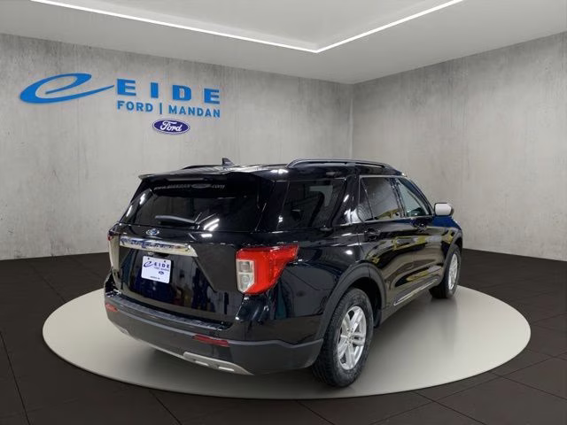 2022 Black Metallic Ford Explorer XLT 4X4 SUV