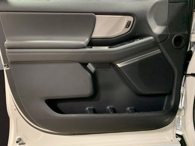 2026 Star White Metallic Tri-Coat Ford Expedition Active 4X4 SUV