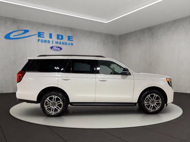 2026 Star White Metallic Tri-Coat Ford Expedition Active 4X4 SUV