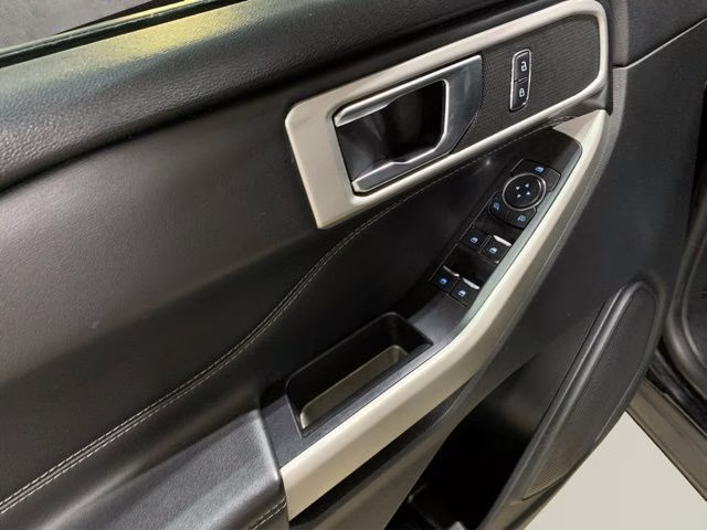 2022 Black Metallic Ford Explorer XLT 4X4 SUV