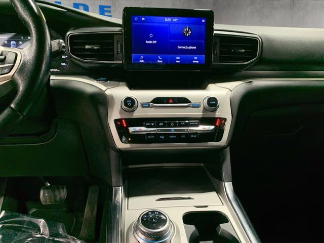 2022 Black Metallic Ford Explorer XLT 4X4 SUV