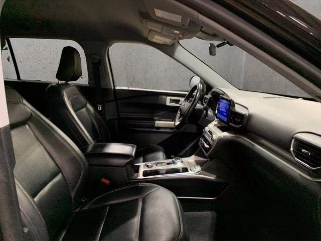 2022 Black Metallic Ford Explorer XLT 4X4 SUV