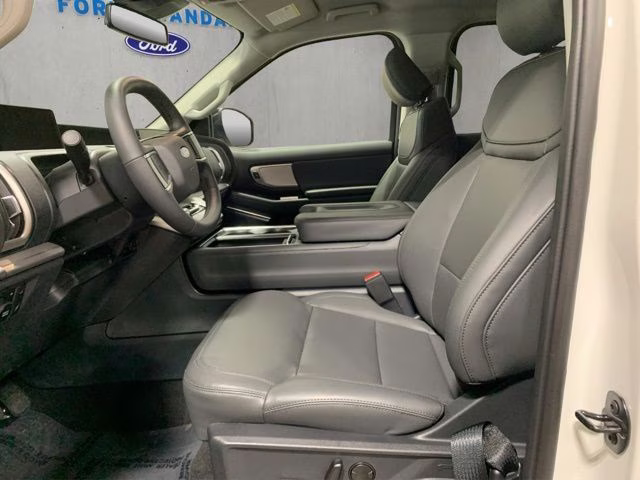 2026 Star White Metallic Tri-Coat Ford Expedition Active 4X4 SUV