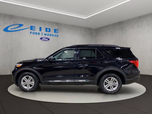 2022 Black Metallic Ford Explorer XLT 4X4 SUV