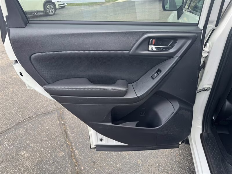 2018 Crystal White Pearl Subaru Forester 2.0XT Premium AWD Crossover