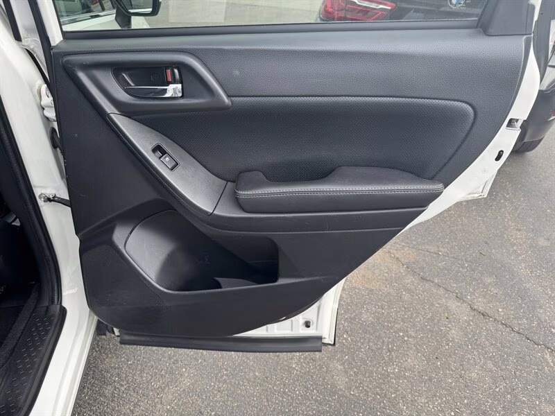 2018 Crystal White Pearl Subaru Forester 2.0XT Premium AWD Crossover