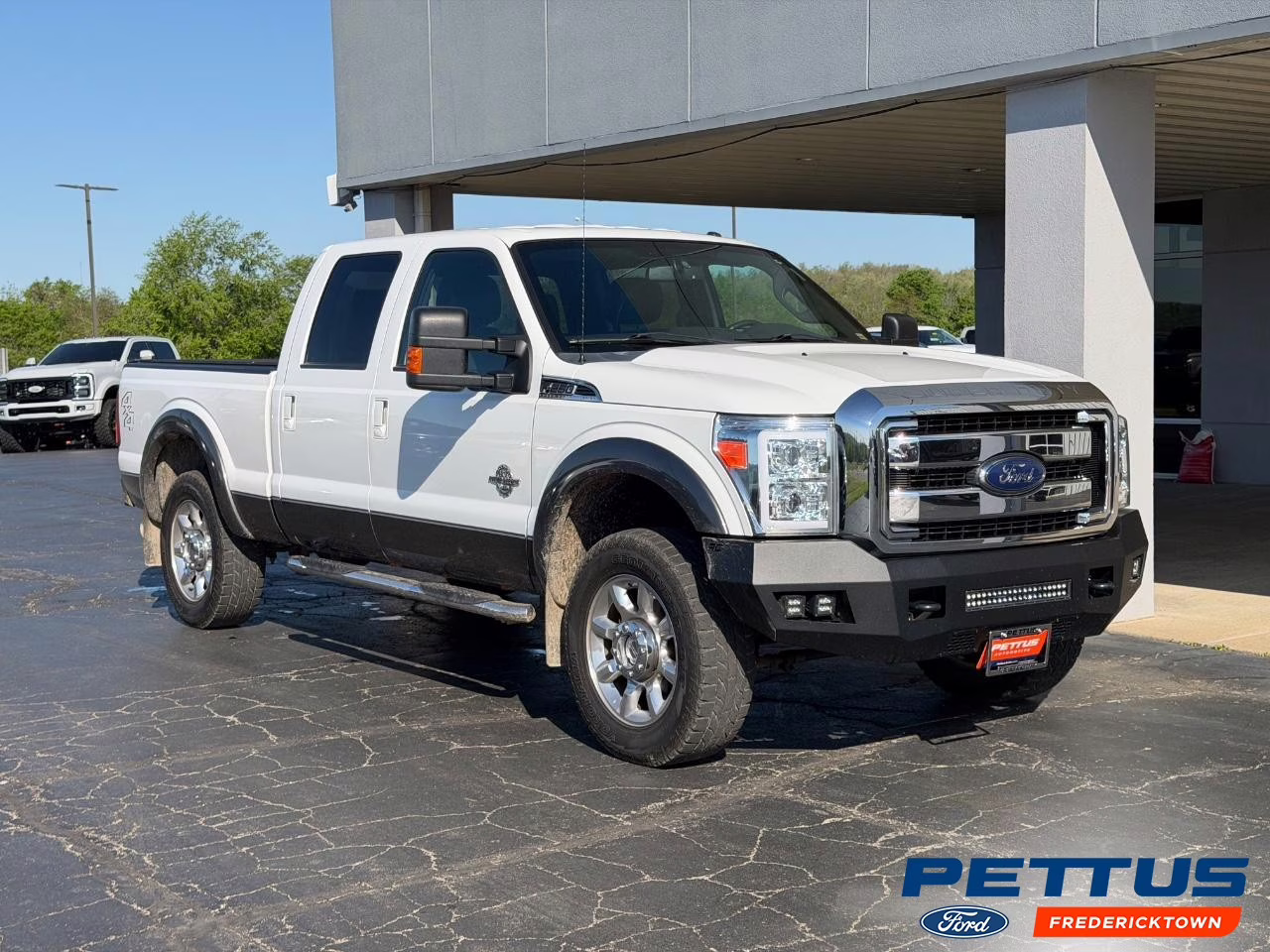 2015 White Platinum Metallic Tri-Coat Ford Super Duty F-250 SRW Lariat 4X4 Truck