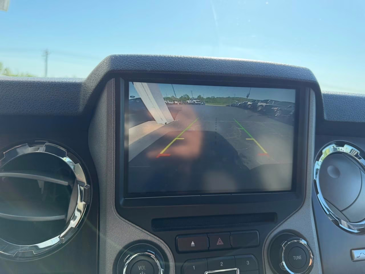 2015 White Platinum Metallic Tri-Coat Ford Super Duty F-250 SRW Lariat 4X4 Truck