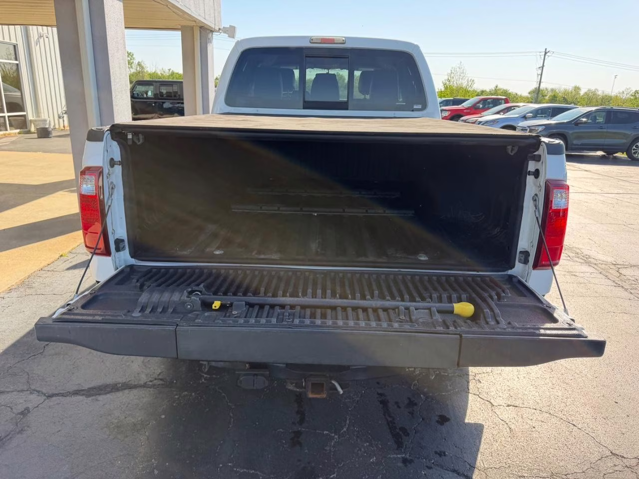 2015 White Platinum Metallic Tri-Coat Ford Super Duty F-250 SRW Lariat 4X4 Truck