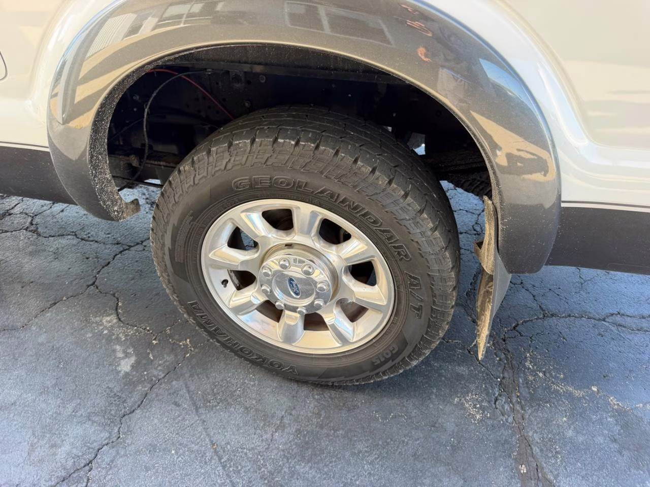 2015 White Platinum Metallic Tri-Coat Ford Super Duty F-250 SRW Lariat 4X4 Truck