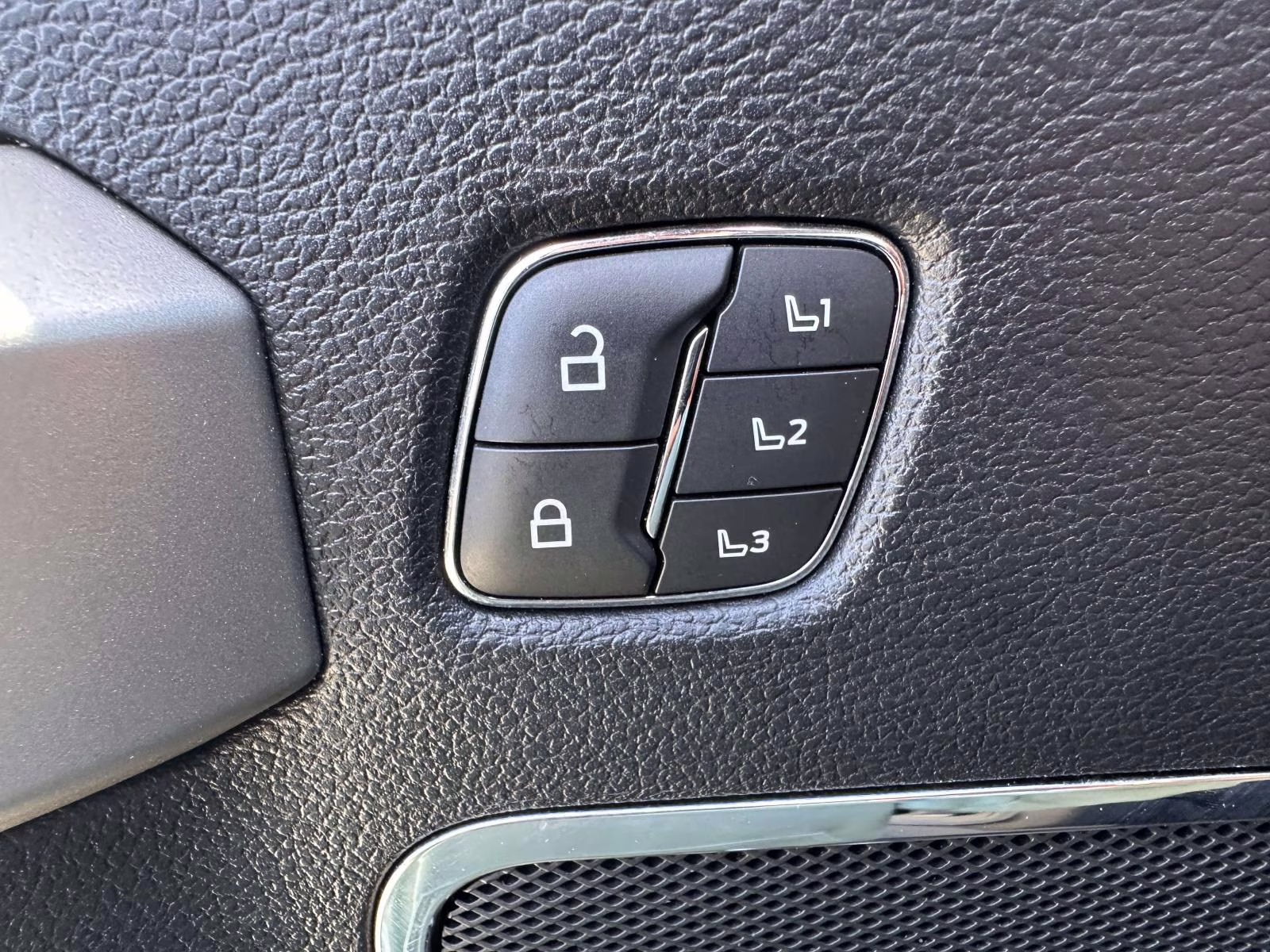 2021 Agate Black Metallic Ford Super Duty F-250 SRW LARIAT 4WD Crew Cab 6.75' Box 4X4 Truck