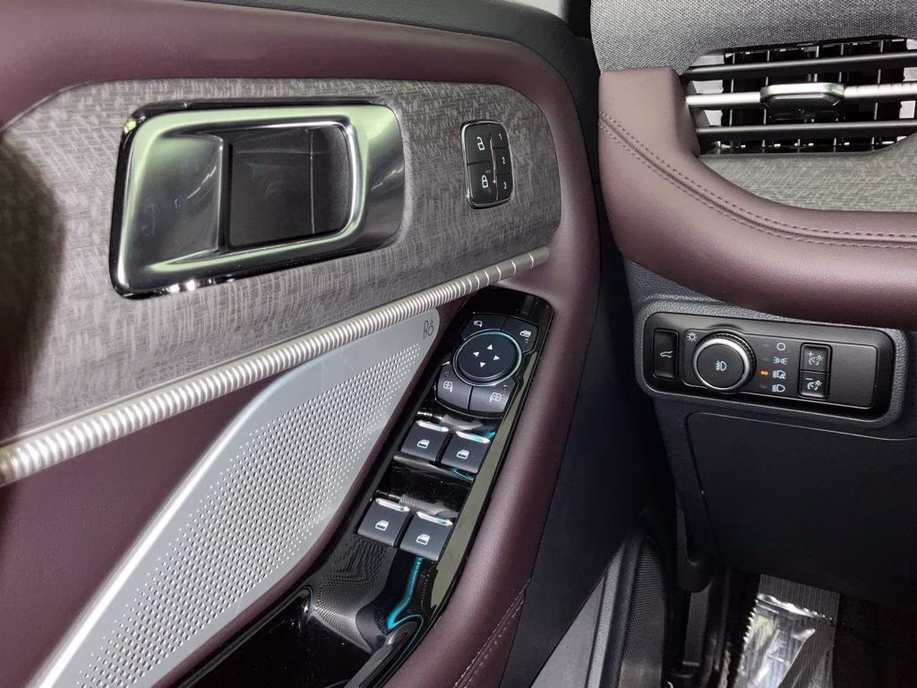 2026 White Ford Explorer Platinum RWD SUV
