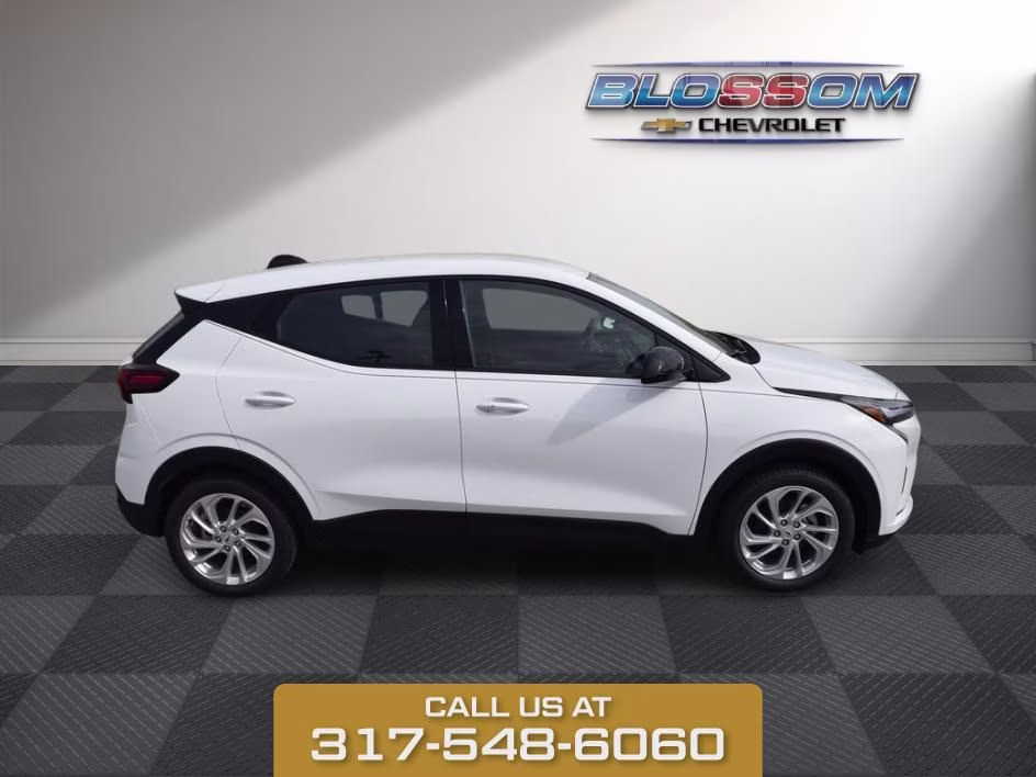 2027 Summit White Chevrolet Bolt EV LT FWD SUV