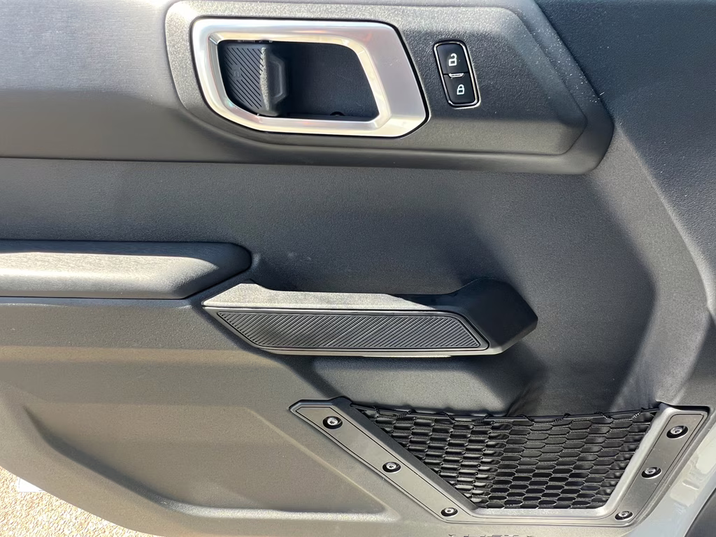 2026 Avalanche Gray Ford Bronco Outer Banks 4X4 SUV