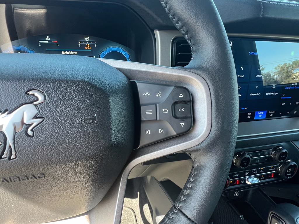 2026 Avalanche Gray Ford Bronco Outer Banks 4X4 SUV