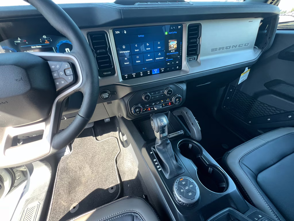2026 Avalanche Gray Ford Bronco Outer Banks 4X4 SUV