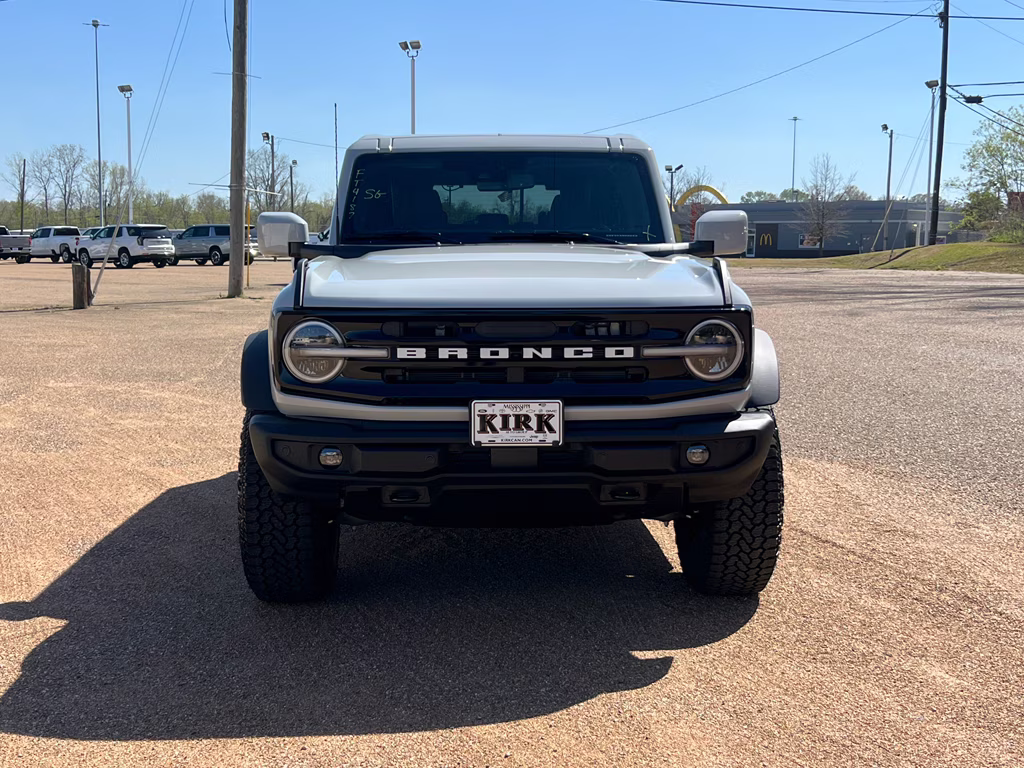 2026 Avalanche Gray Ford Bronco Outer Banks 4X4 SUV