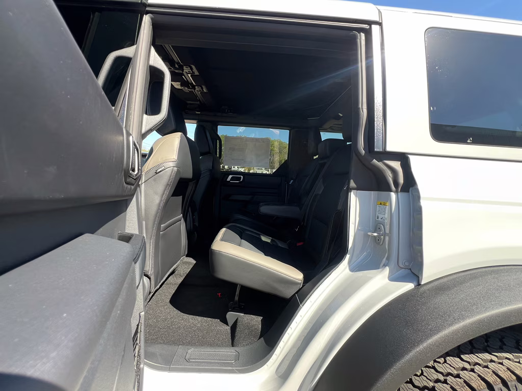 2026 Avalanche Gray Ford Bronco Outer Banks 4X4 SUV