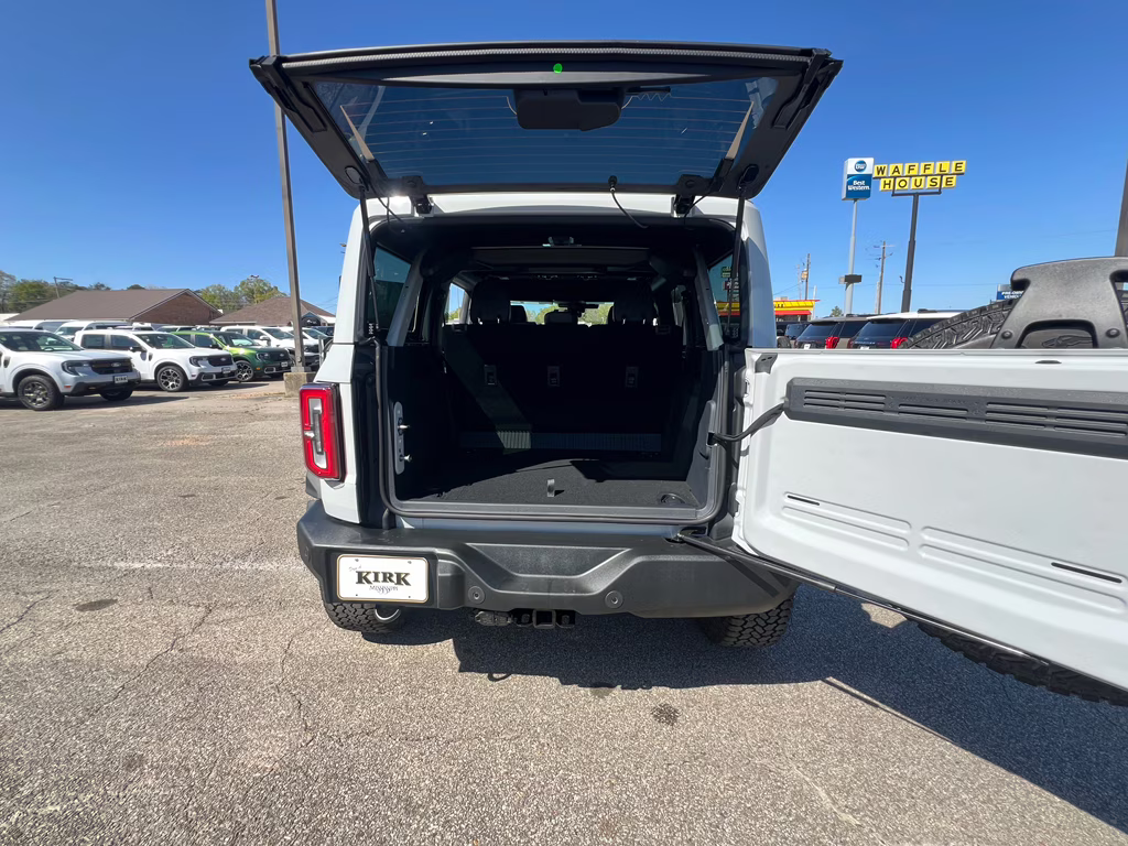 2026 Avalanche Gray Ford Bronco Outer Banks 4X4 SUV
