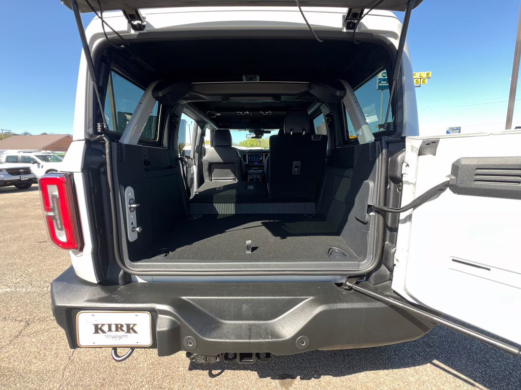2026 Avalanche Gray Ford Bronco Outer Banks 4X4 SUV