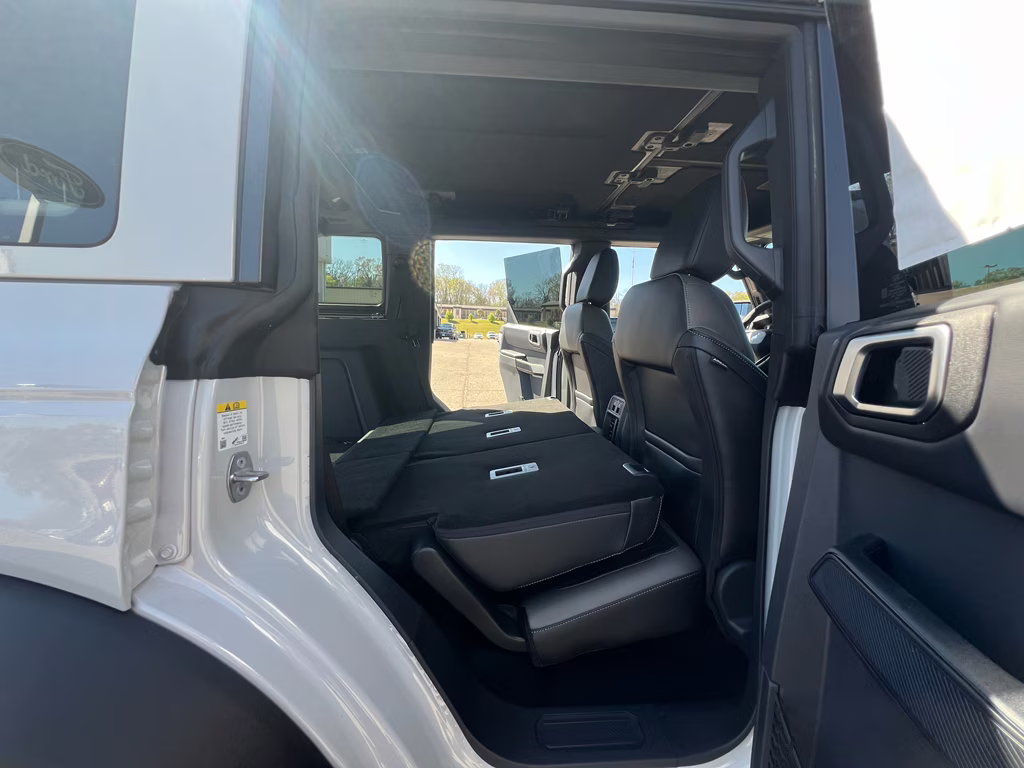 2026 Avalanche Gray Ford Bronco Outer Banks 4X4 SUV
